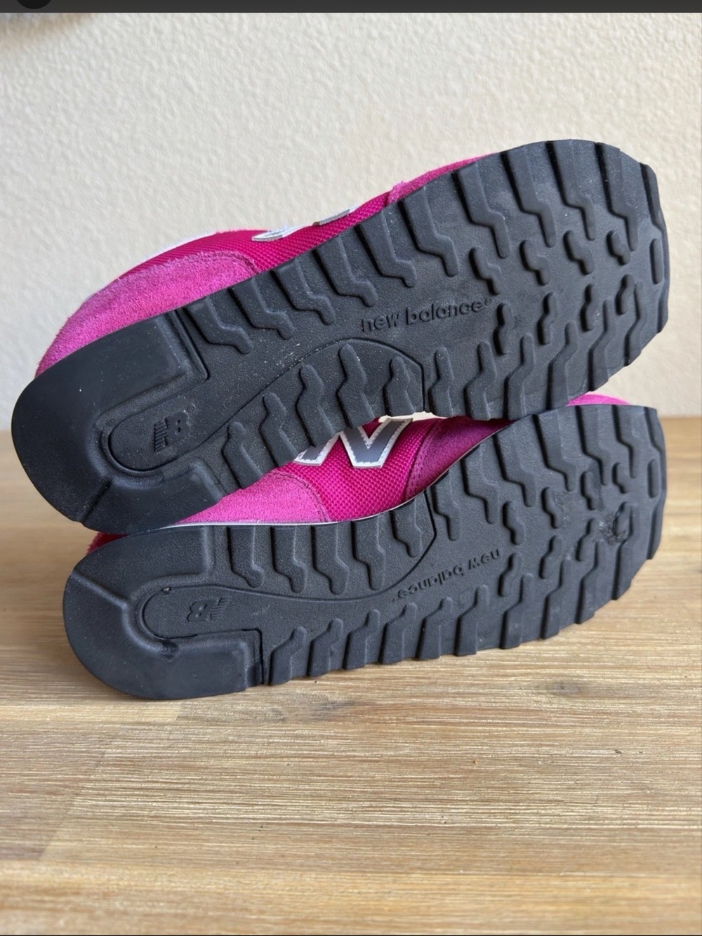 New Balance 411 Running Walking Tennis Shoes Women’s Size 9 Pink White Gray - Picture 11 of 12